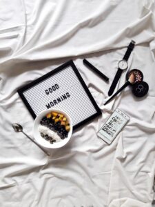 breakfast, morning, healthy, minimalist, phone, bed, makeup, food, smoothie, instagram, girls, cosmetics, clock, breakfast, minimalist, minimalist, bed, bed, makeup, makeup, makeup, makeup, smoothie, instagram, instagram, instagram, instagram, instagram, cosmetics, cosmetics, clock, clock